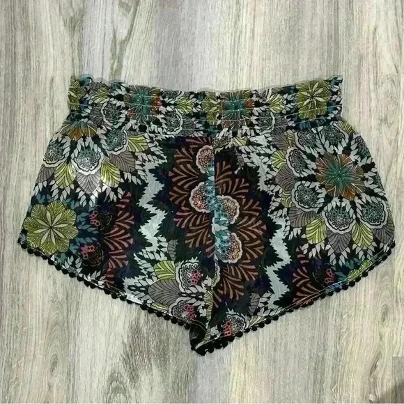 H&M Sheer Swim Cover Shorts Lace Trim Floral Paisley Print 1” Inseam Size M - Picture 4 of 7